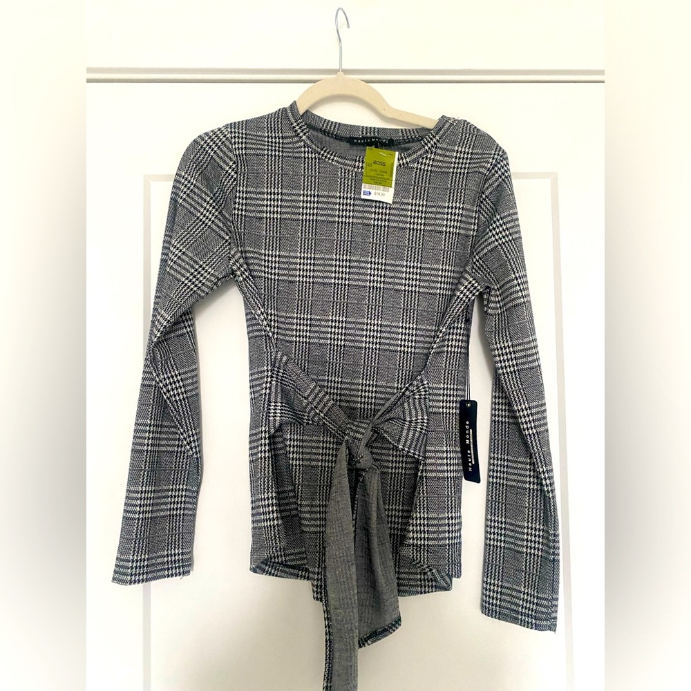 NWT Houndstooth Plaid Long Sleeve Top